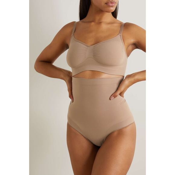 Skims Seamless Sculpt Bralette Beige Tan Nude Small / Medium - Picture 1 of 6
